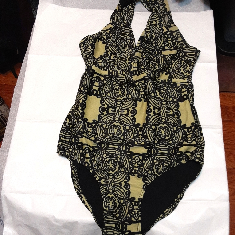 ALBIKN One- Piece Swimsuit